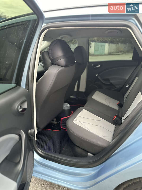 Хэтчбек SEAT Ibiza 2012 в Днепре