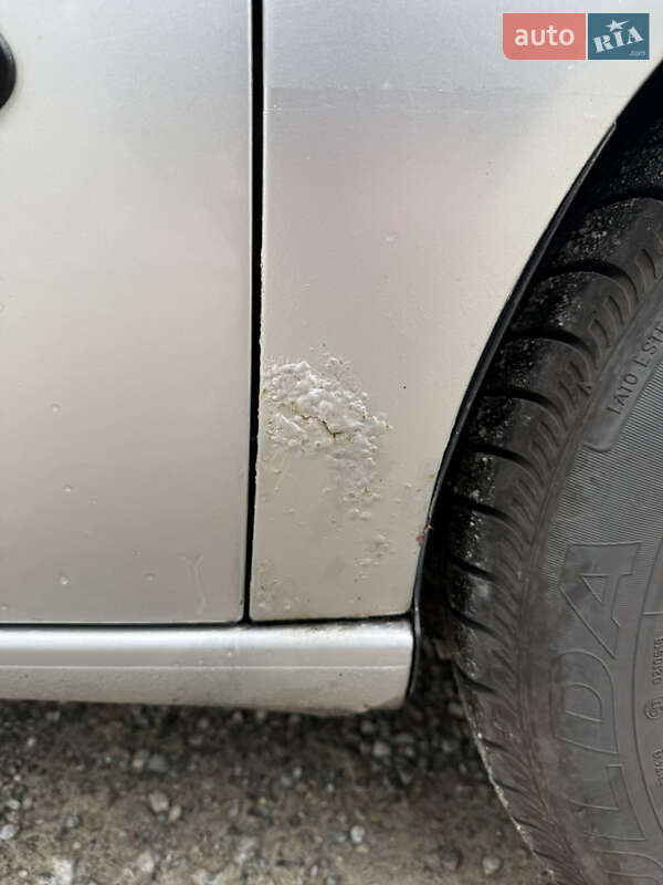 Хетчбек SEAT Ibiza 2003 в Дніпрі