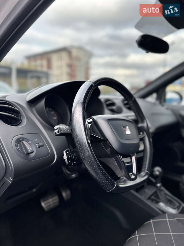 Хэтчбек SEAT Ibiza 2011 в Киеве фото 10 Хэтчбек SEAT Ibiza 2011 в Киеве