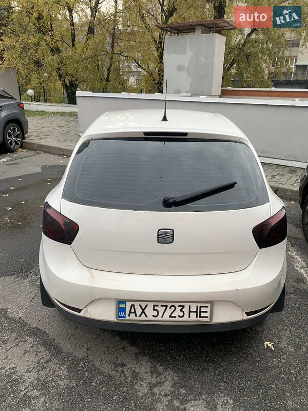 SEAT Ibiza 2011 SEAT Ibiza 2011