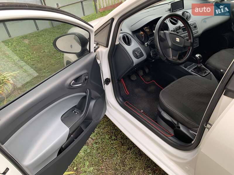 Хетчбек SEAT Ibiza 2013 в Києві фото 8 Хетчбек SEAT Ibiza 2013 в Києві