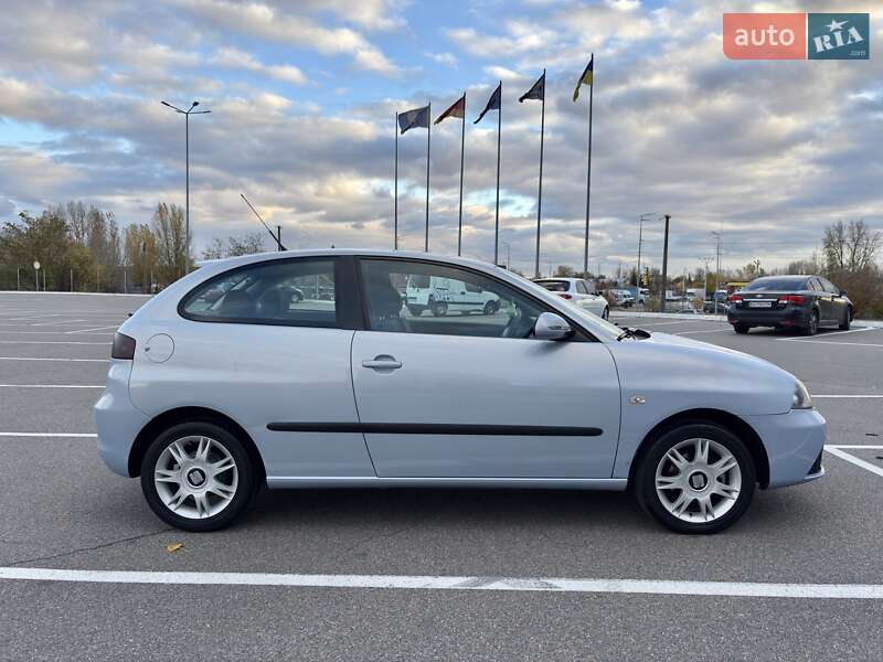 Хэтчбек SEAT Ibiza 2004 в Киеве