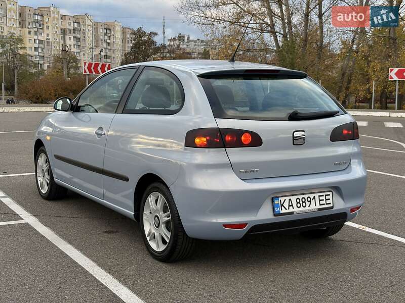 Хэтчбек SEAT Ibiza 2004 в Киеве