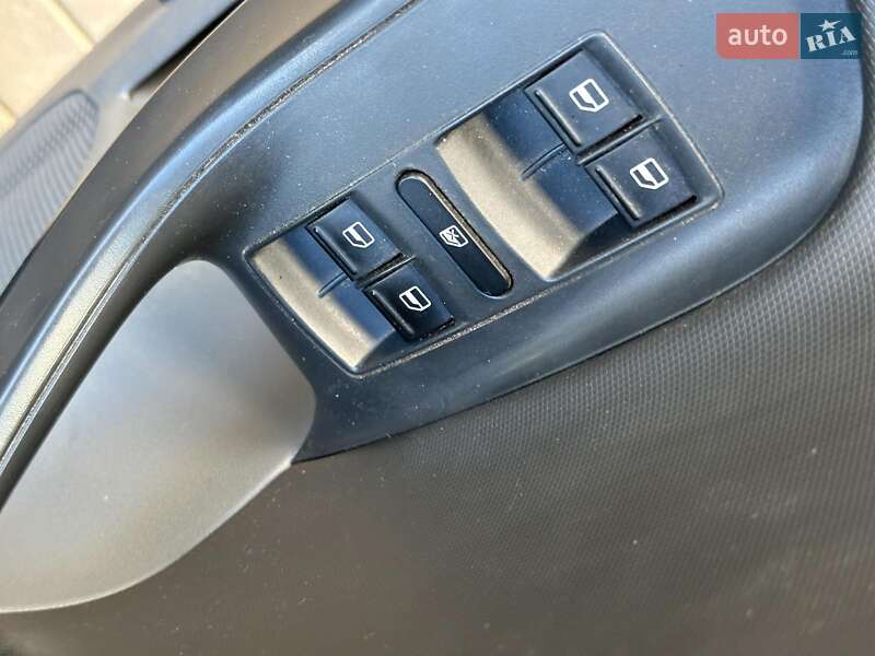 Хэтчбек SEAT Ibiza 2011 в Одессе фото 10 Хэтчбек SEAT Ibiza 2011 в Одессе