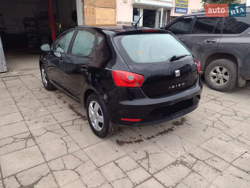 Хэтчбек SEAT Ibiza 2012 в Ивано-Франковске
