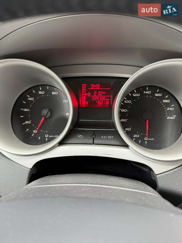 Хэтчбек SEAT Ibiza 2010 в Луцке