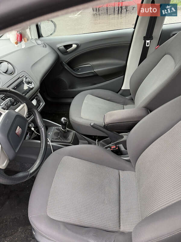 Хэтчбек SEAT Ibiza 2010 в Луцке