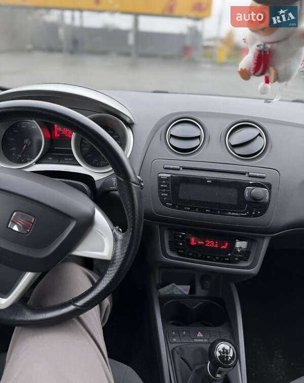 Хэтчбек SEAT Ibiza 2010 в Луцке