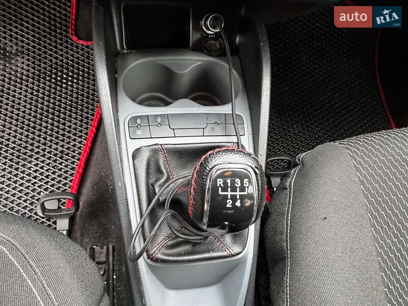 Хетчбек SEAT Ibiza 2013 в Києві