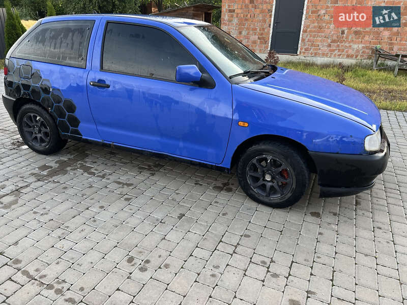 Хетчбек SEAT Ibiza 1996 в Сторожинці