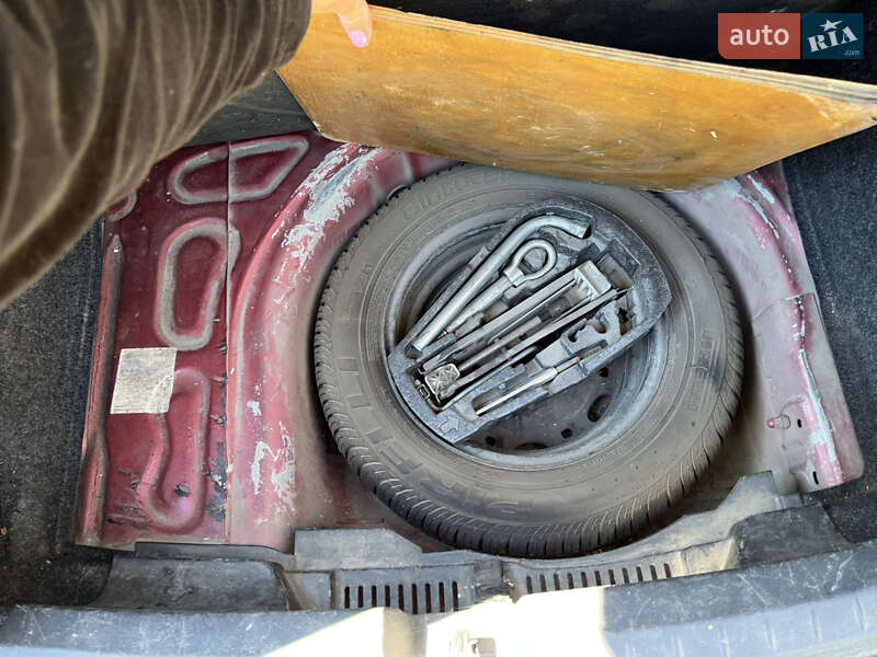 Хетчбек SEAT Ibiza 2011 в Вишгороді