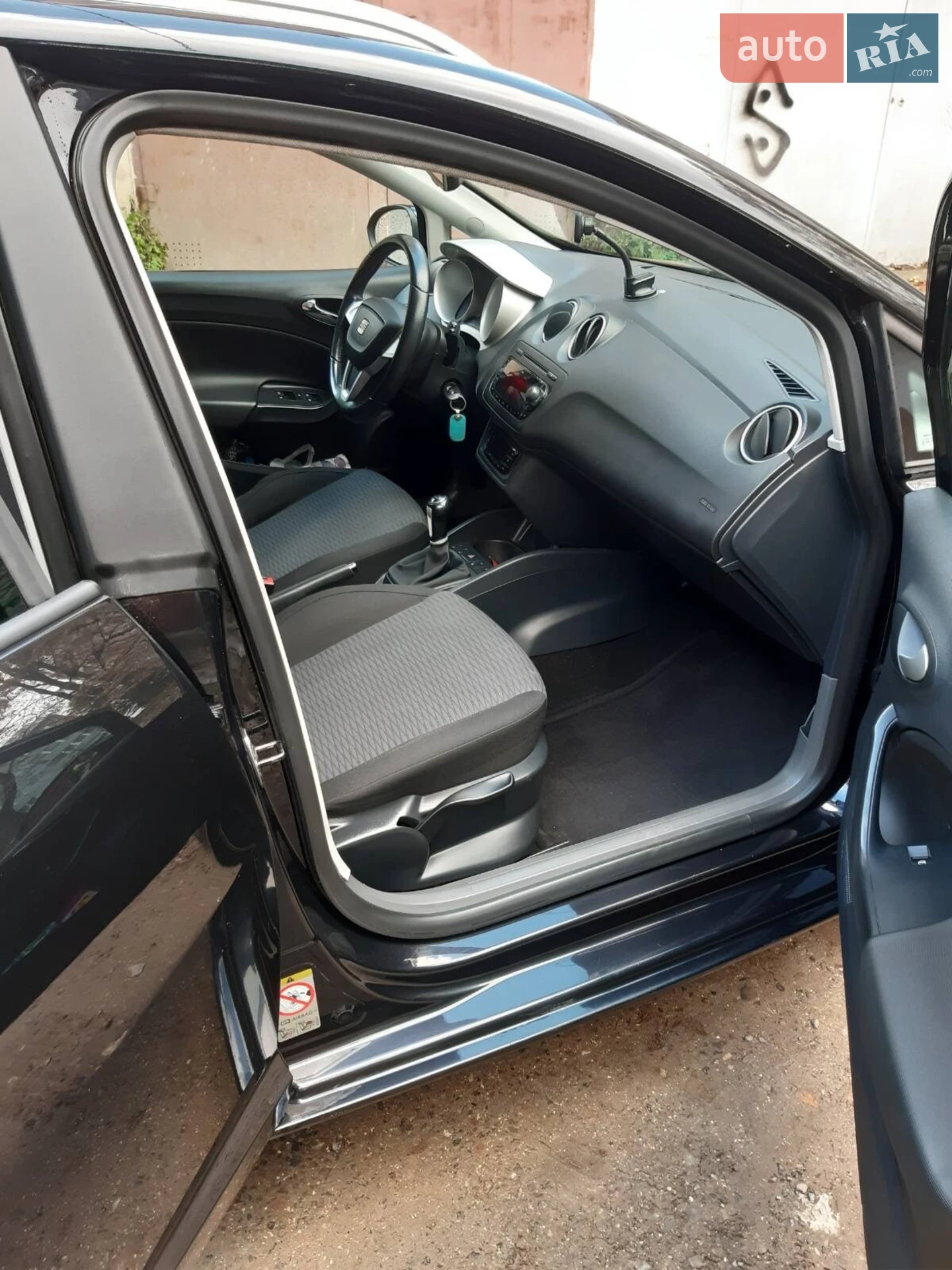 2011 SEAT Ibiza - мініатюра 12
