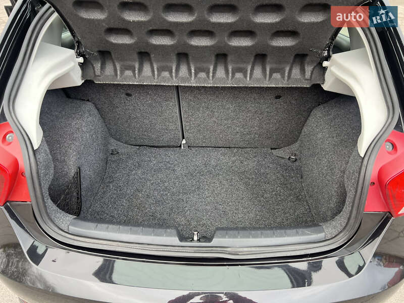 Хэтчбек SEAT Ibiza 2011 в Хороле фото 20 Хэтчбек SEAT Ibiza 2011 в Хороле