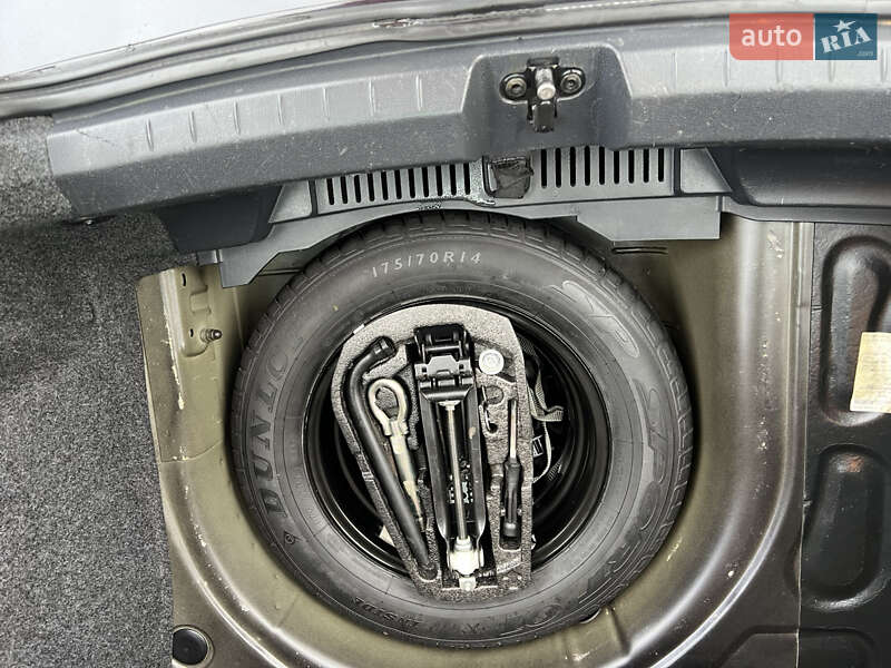 Хэтчбек SEAT Ibiza 2011 в Хороле фото 21 Хэтчбек SEAT Ibiza 2011 в Хороле