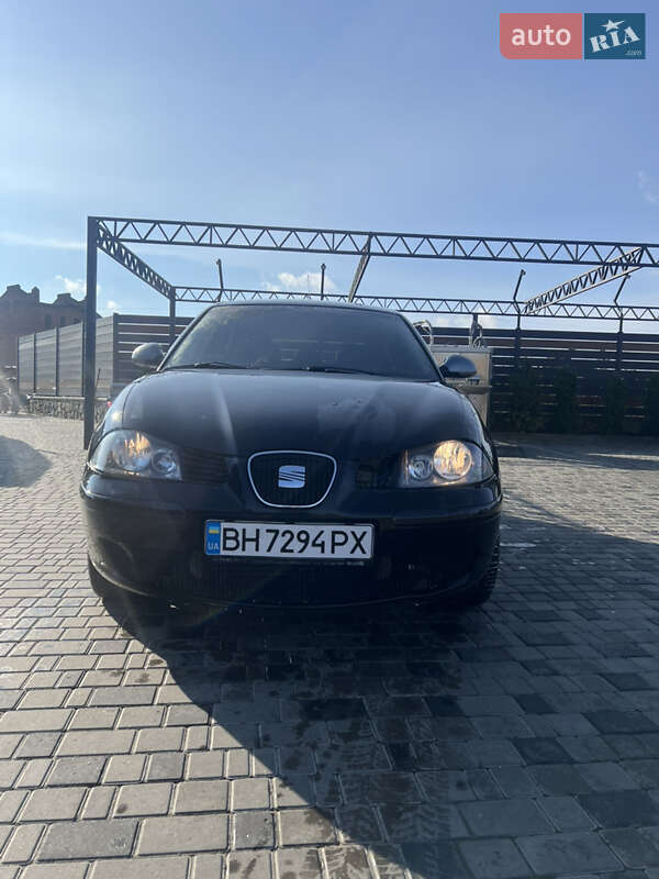 Хэтчбек SEAT Ibiza 2004 в Новоукраинке фото Хэтчбек SEAT Ibiza 2004 в Новоукраинке