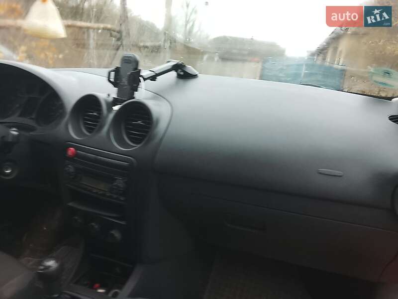 Хэтчбек SEAT Ibiza 2003 в Новой Ушице фото 6 Хэтчбек SEAT Ibiza 2003 в Новой Ушице