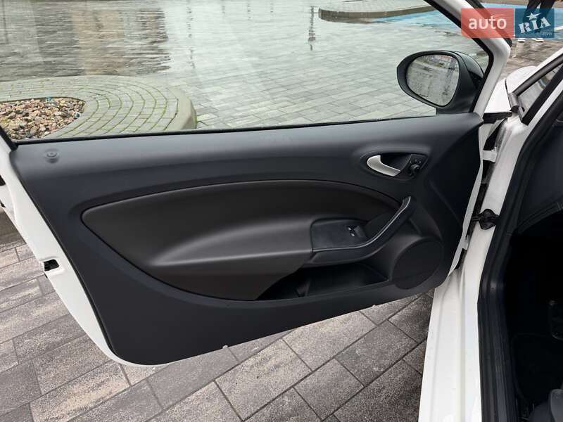 Хэтчбек SEAT Ibiza 2011 в Луцке фото 33 Хэтчбек SEAT Ibiza 2011 в Луцке