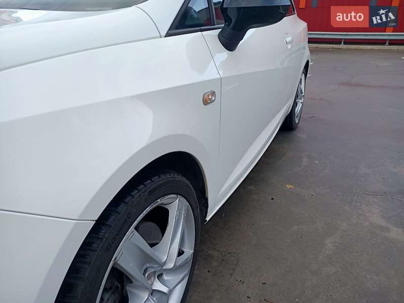 Хэтчбек SEAT Ibiza 2010 в Киеве фото 15 Хэтчбек SEAT Ibiza 2010 в Киеве