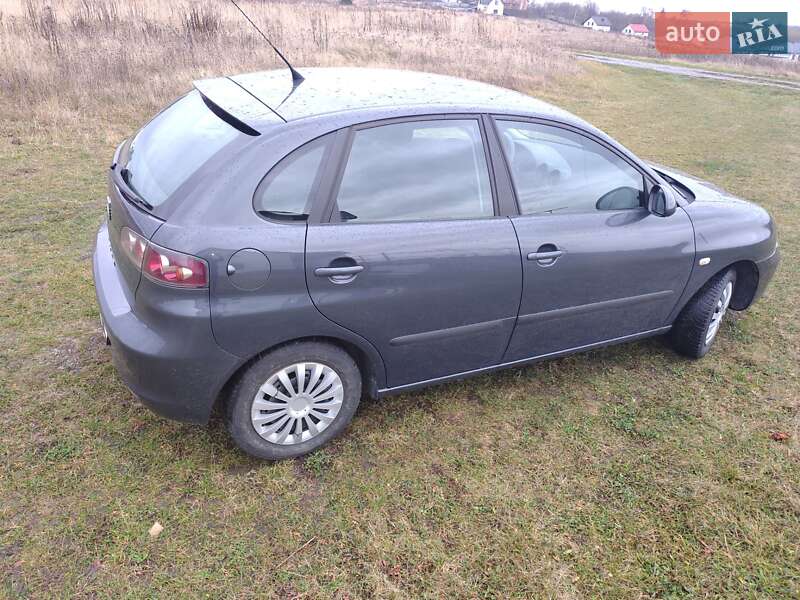 Хэтчбек SEAT Ibiza 2006 в Ровно