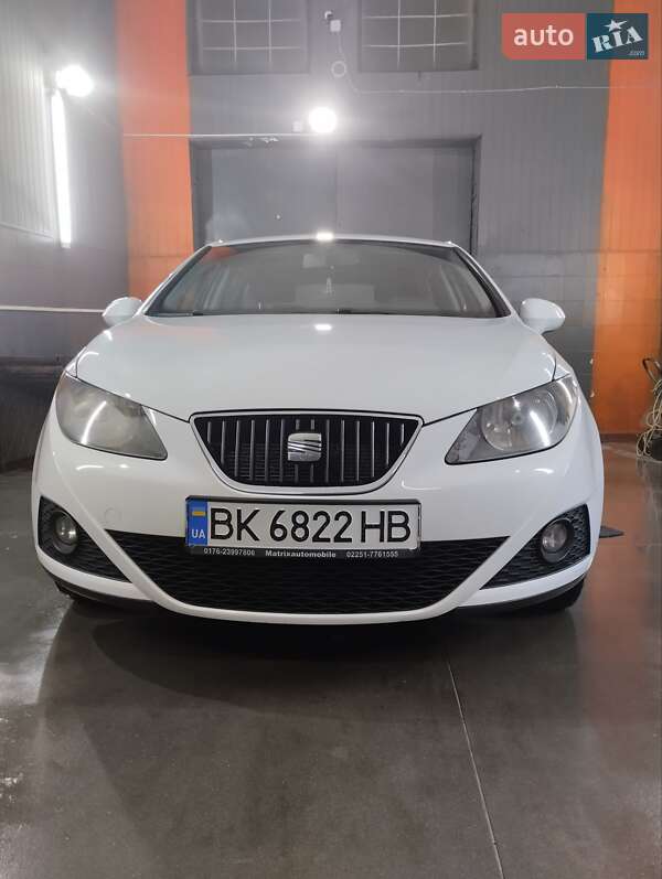 Хэтчбек SEAT Ibiza 2011 в Ровно фото 2 Хэтчбек SEAT Ibiza 2011 в Ровно