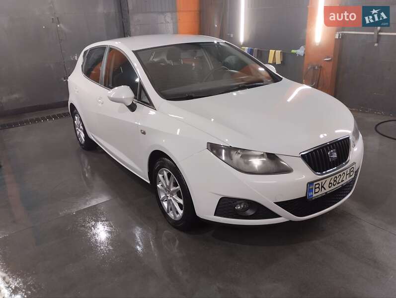 Хэтчбек SEAT Ibiza 2011 в Ровно фото 7 Хэтчбек SEAT Ibiza 2011 в Ровно