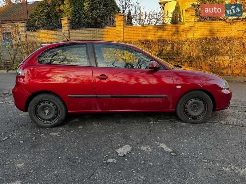 Хэтчбек SEAT Ibiza 2008 в Киеве