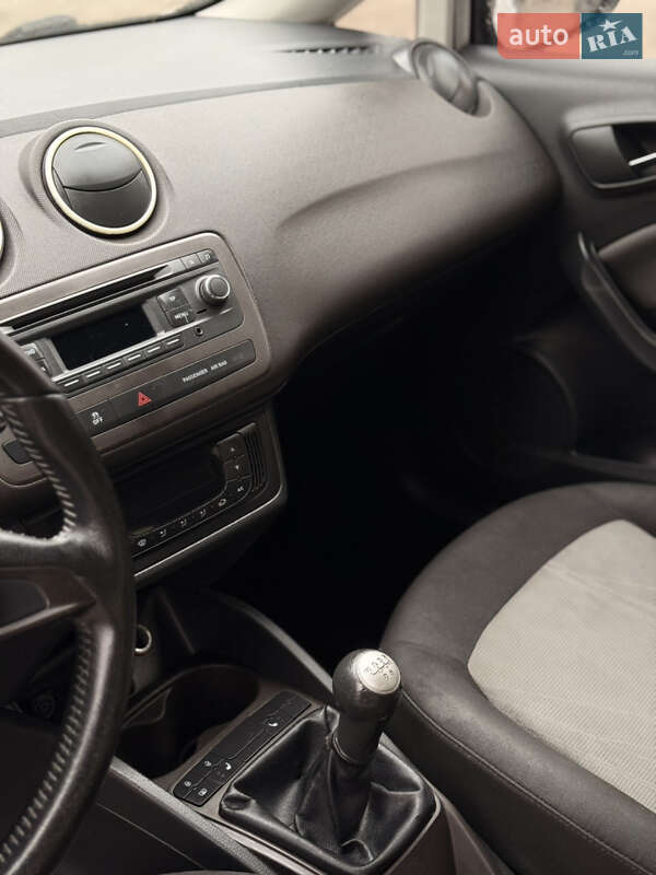 Хэтчбек SEAT Ibiza 2013 в Киеве фото 16 Хэтчбек SEAT Ibiza 2013 в Киеве