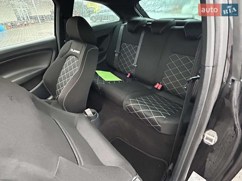 Хетчбек SEAT Ibiza 2011 в Павлограді