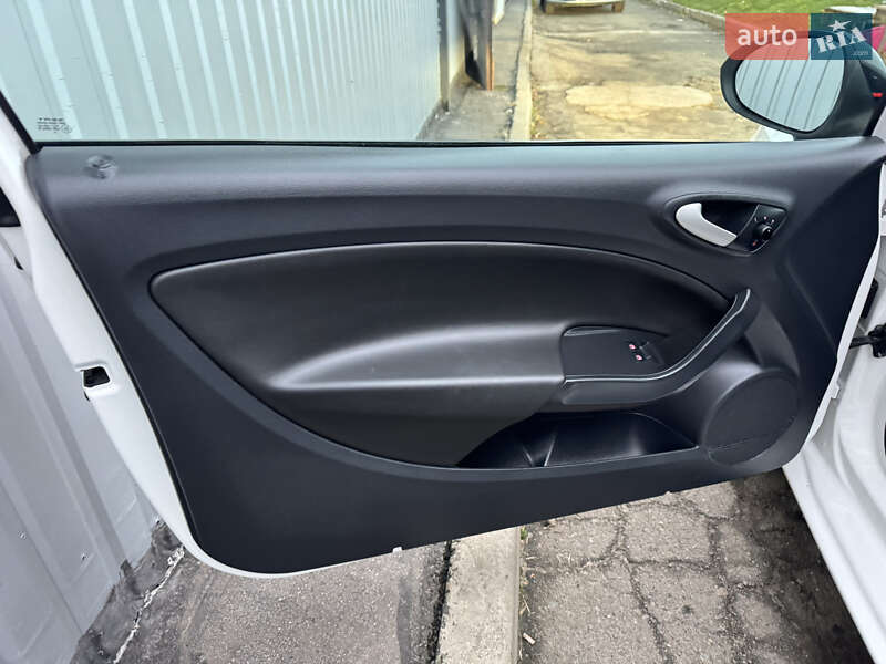 Хэтчбек SEAT Ibiza 2010 в Киеве фото 16 Хэтчбек SEAT Ibiza 2010 в Киеве