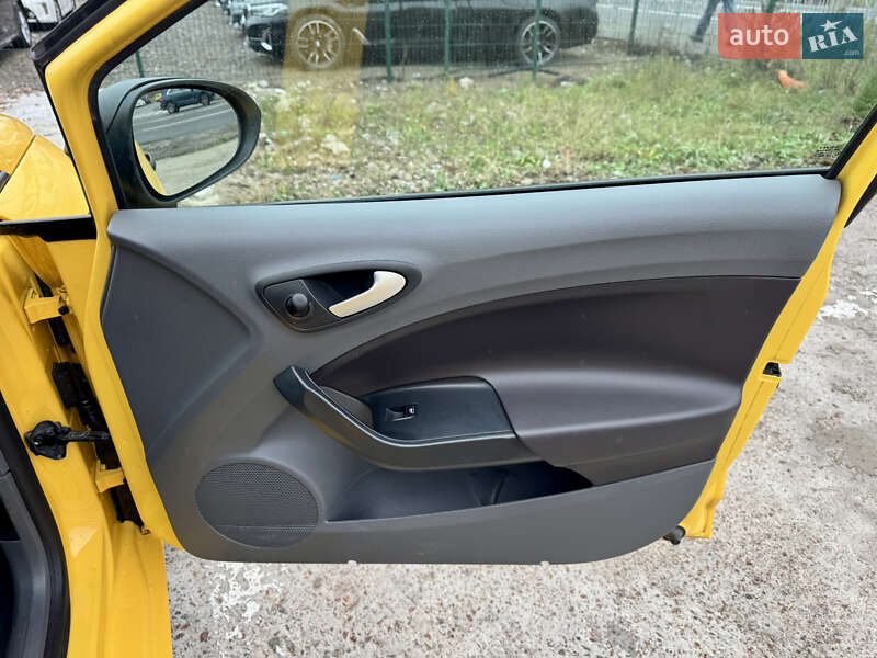 Хетчбек SEAT Ibiza 2011 в Києві