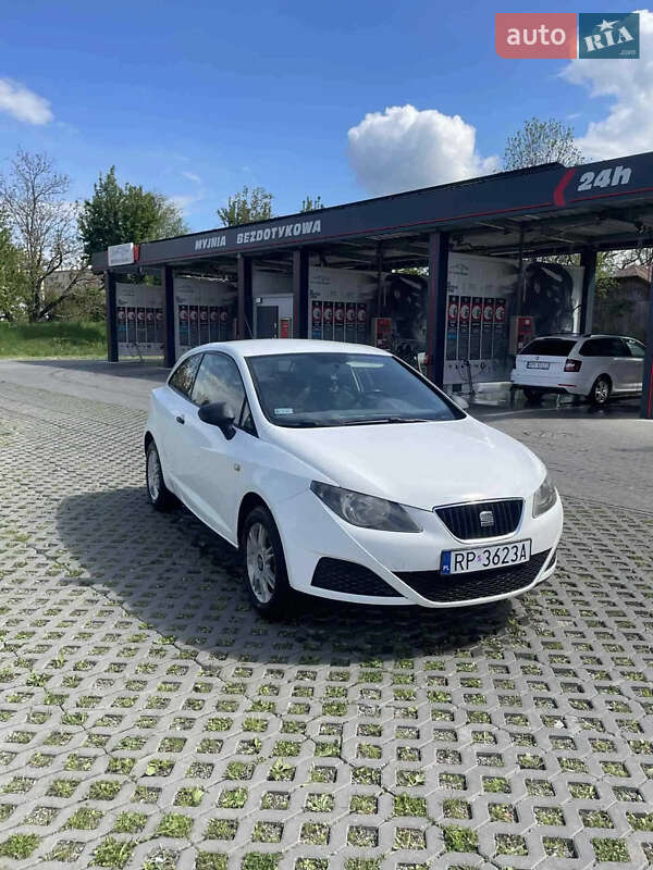 Хэтчбек SEAT Ibiza 2011 в Вараше
