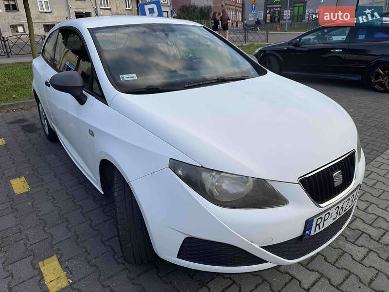 Хэтчбек SEAT Ibiza 2011 в Вараше