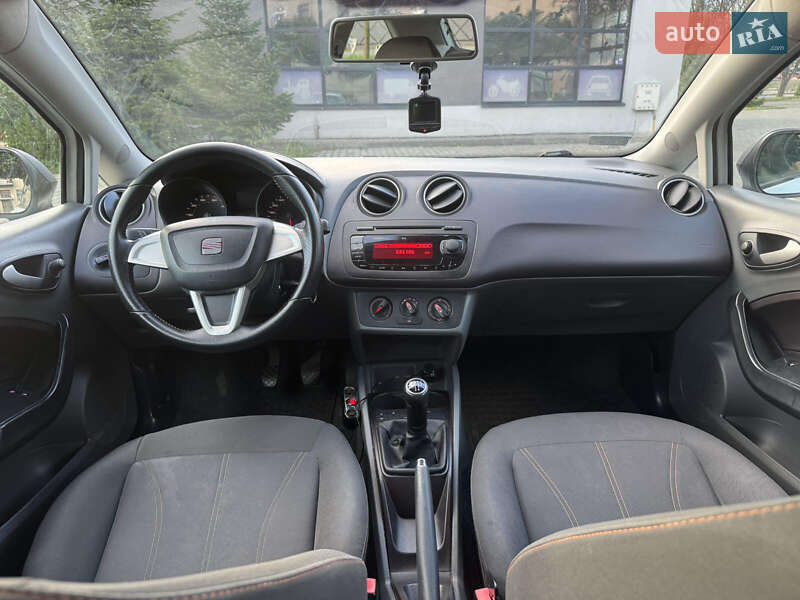 Хэтчбек SEAT Ibiza 2011 в Вараше