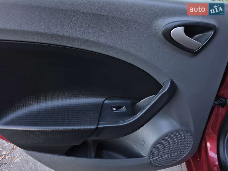 Универсал SEAT Ibiza 2011 в Львове фото 28 Универсал SEAT Ibiza 2011 в Львове