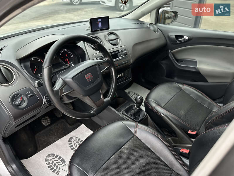 Хэтчбек SEAT Ibiza 2013 в Шептицькому