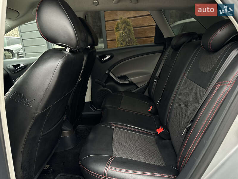 Хэтчбек SEAT Ibiza 2013 в Шептицькому