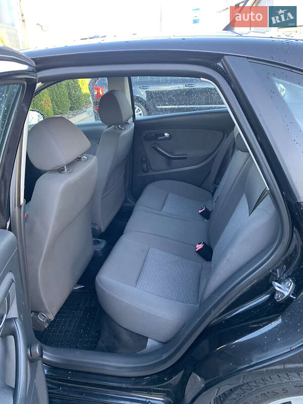 Хэтчбек SEAT Ibiza 2005 в Львове