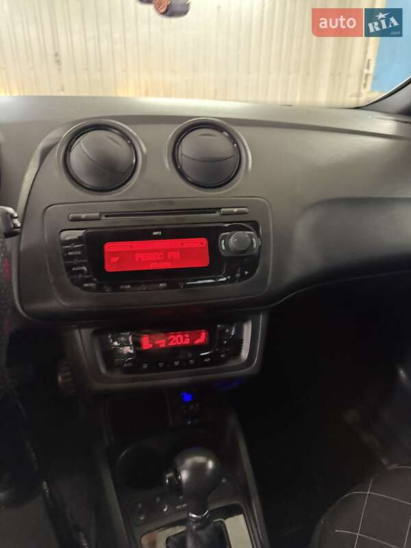 Хетчбек SEAT Ibiza 2010 в Димері