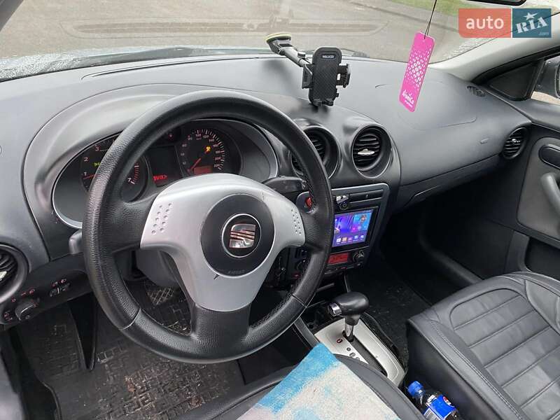 Хетчбек SEAT Ibiza 2006 в Чигирину