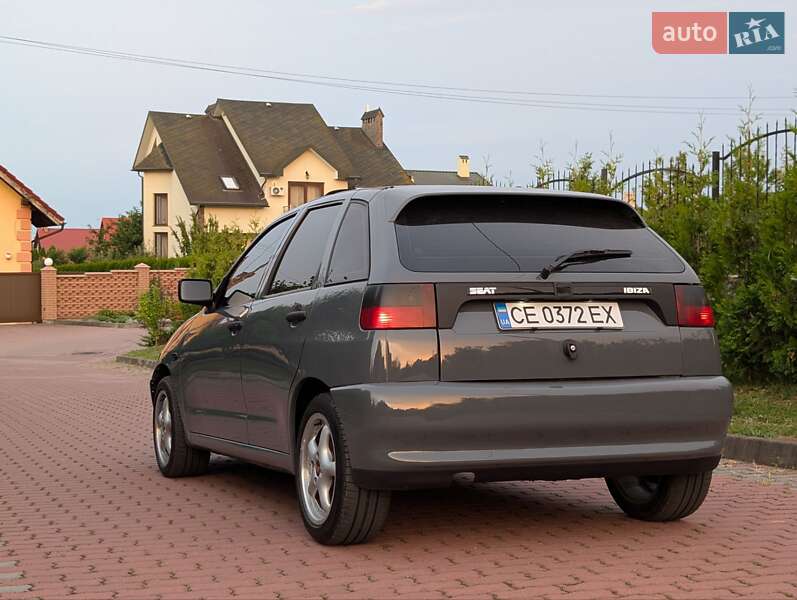 Хетчбек SEAT Ibiza 1997 в Чернівцях