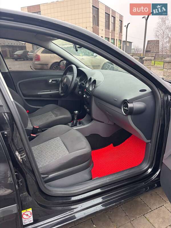 Хетчбек SEAT Ibiza 2008 в Ременеві