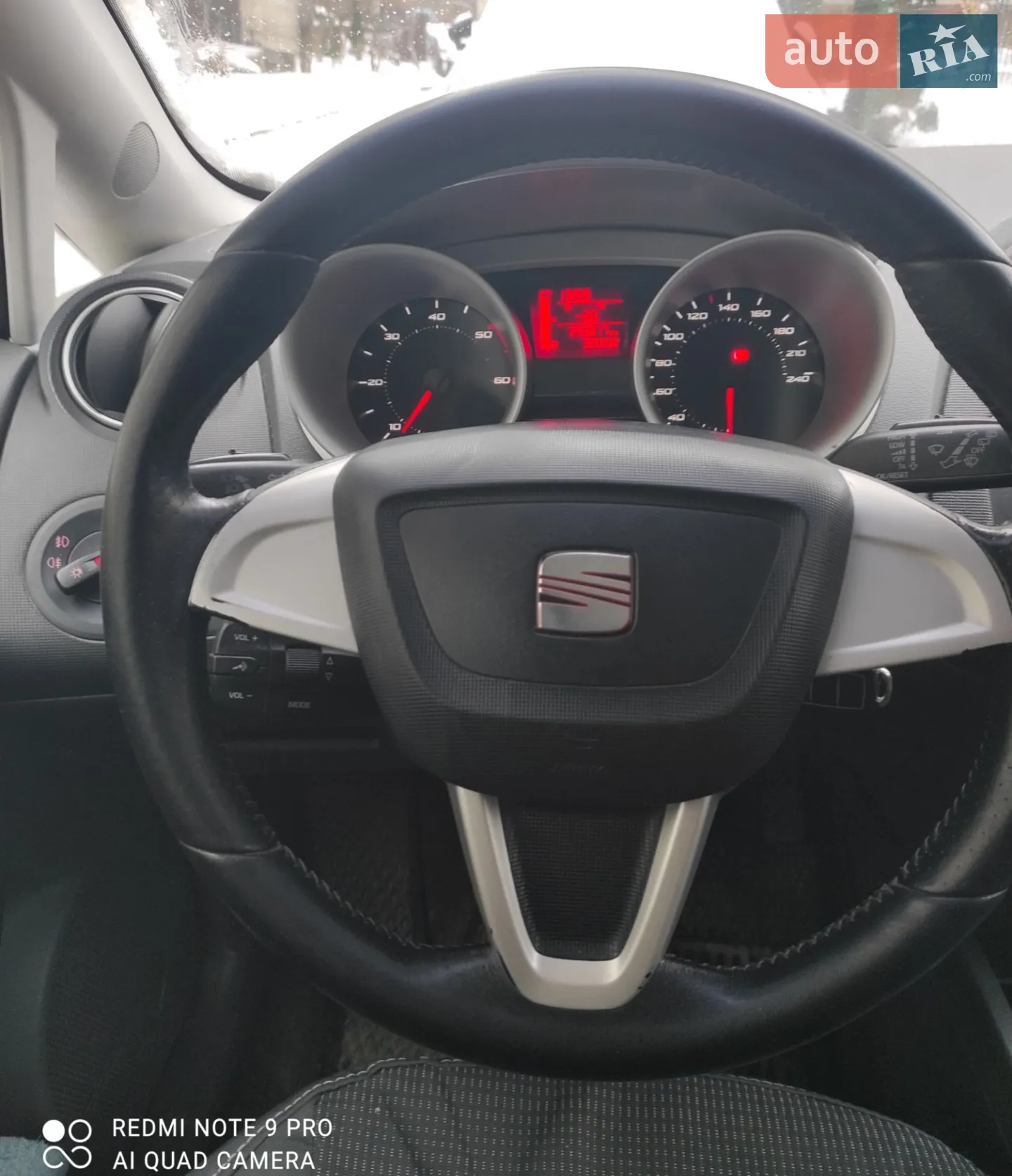 2011 SEAT Ibiza - мініатюра 10