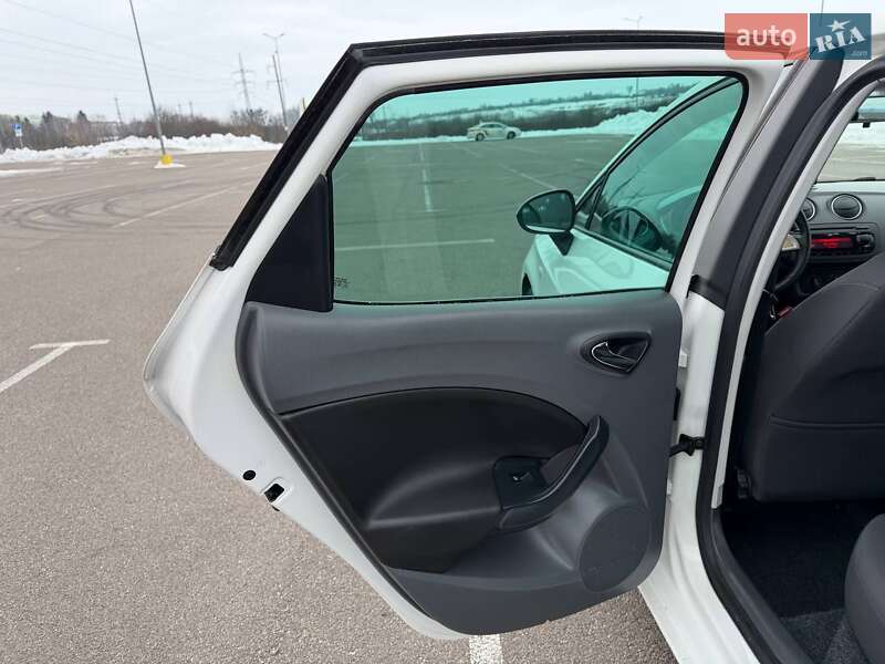 Хэтчбек SEAT Ibiza 2008 в Ровно