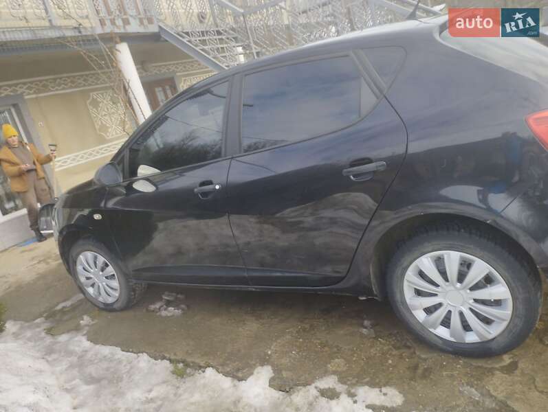 Хэтчбек SEAT Ibiza 2011 в Снятине