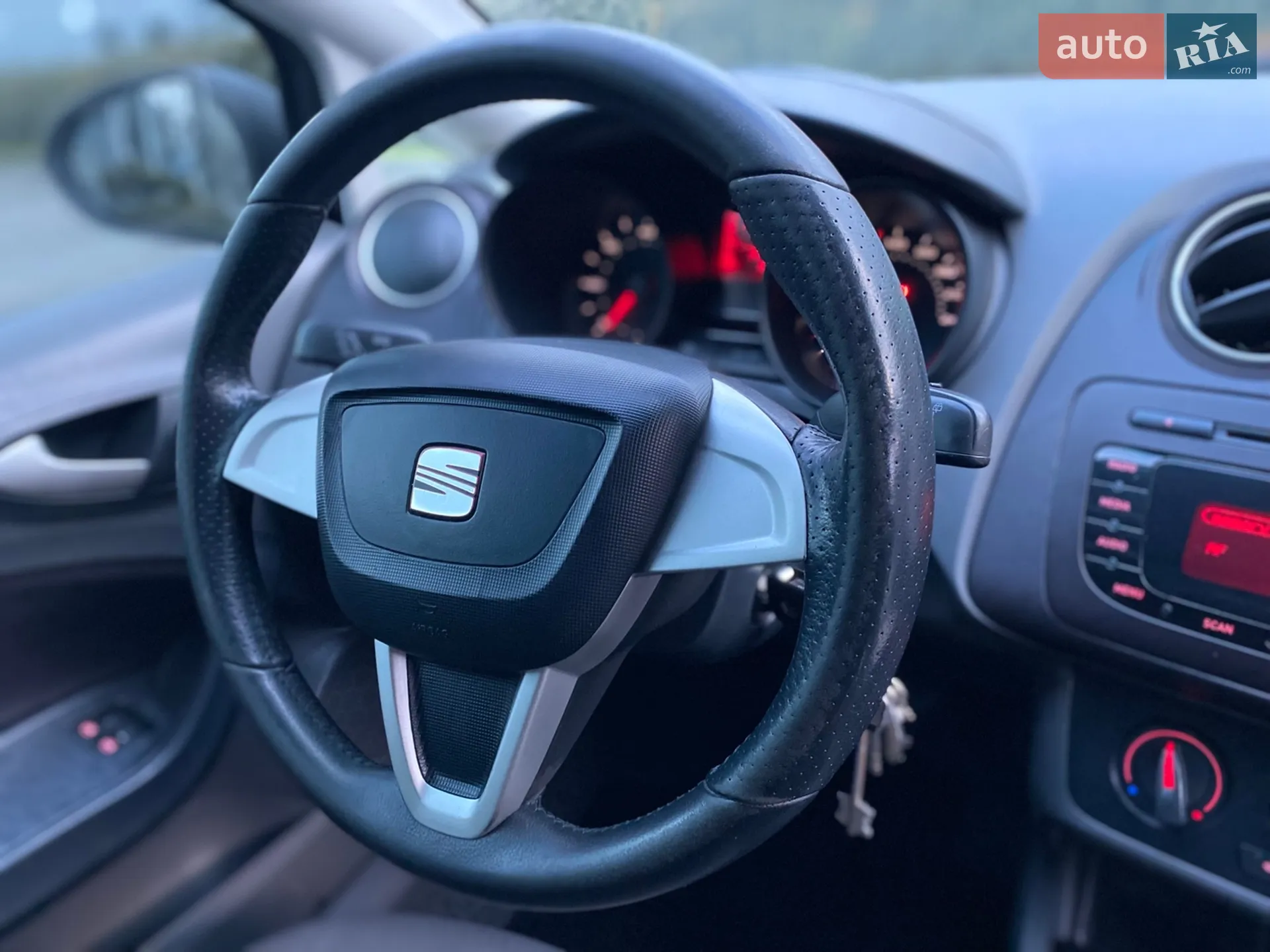 2011 SEAT Ibiza - мініатюра 20