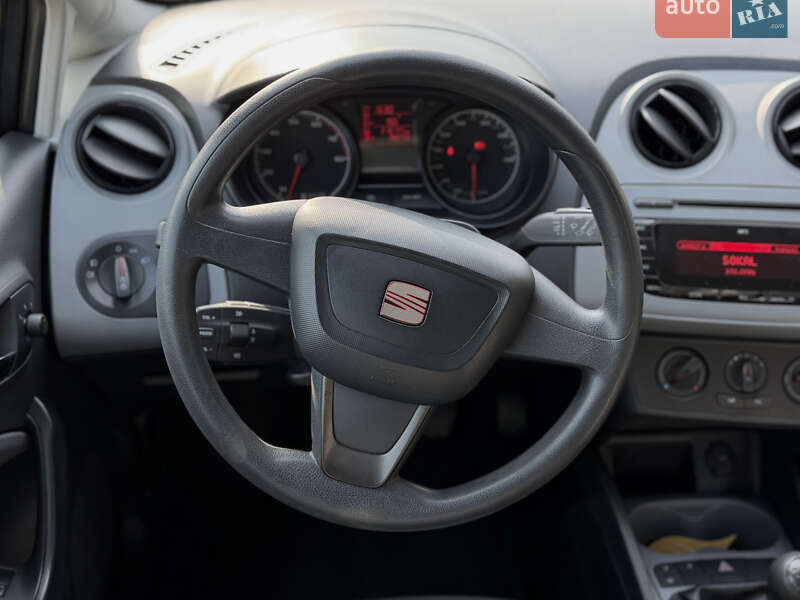 Хэтчбек SEAT Ibiza 2013 в Шептицькому