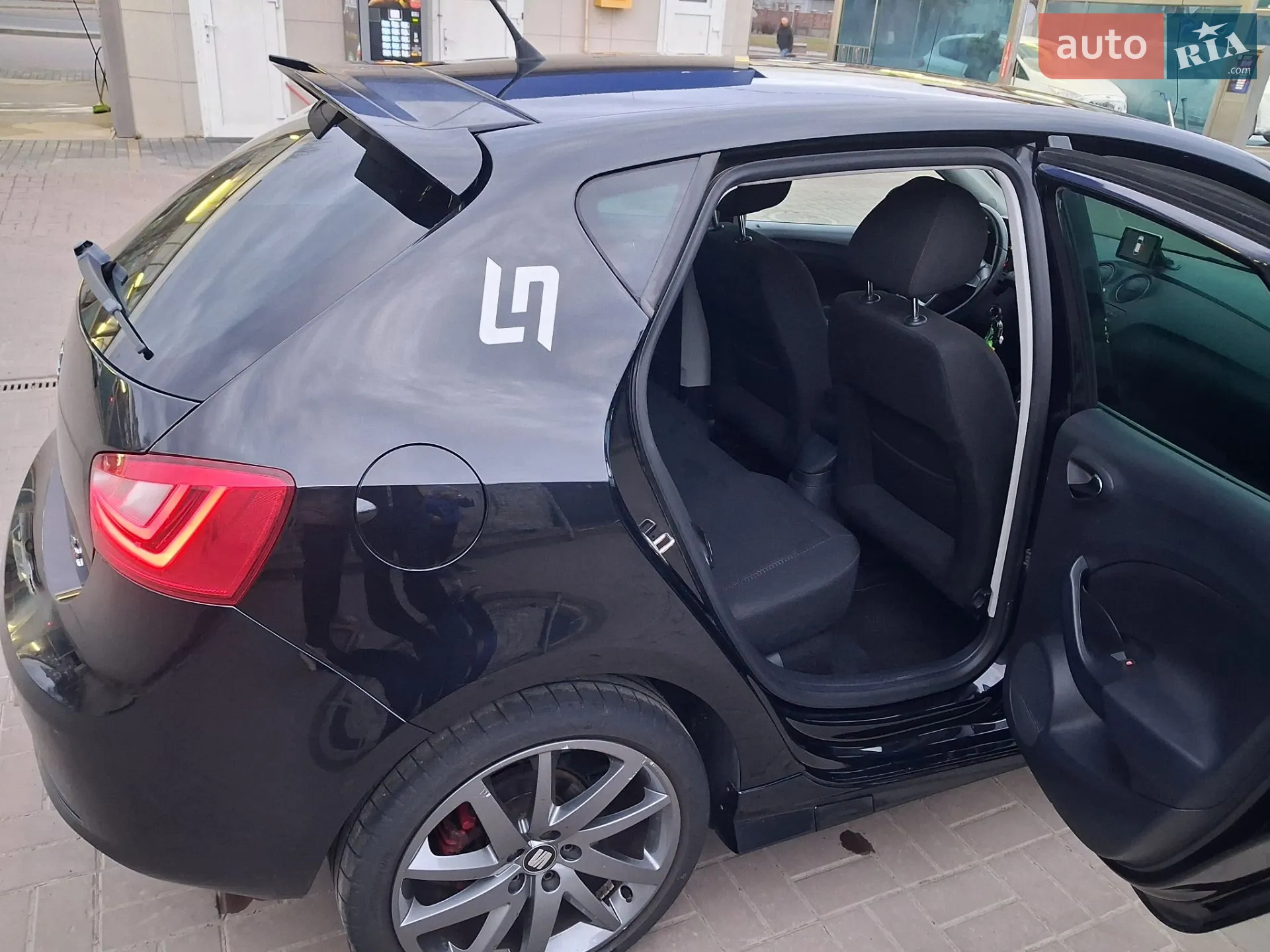 2014 SEAT Ibiza - мініатюра 9