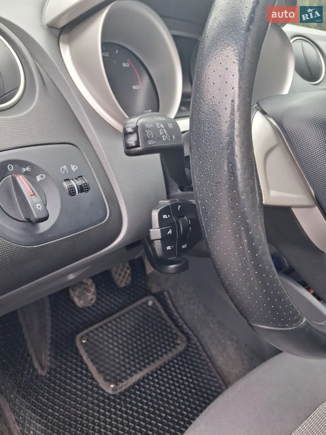 2011 SEAT Ibiza - мініатюра 21