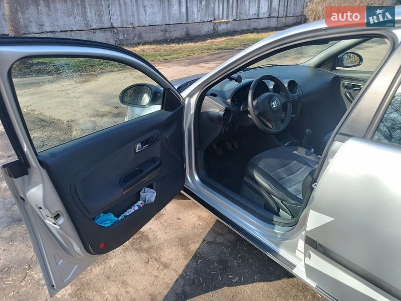 Хетчбек SEAT Ibiza 2006 в Сумах
