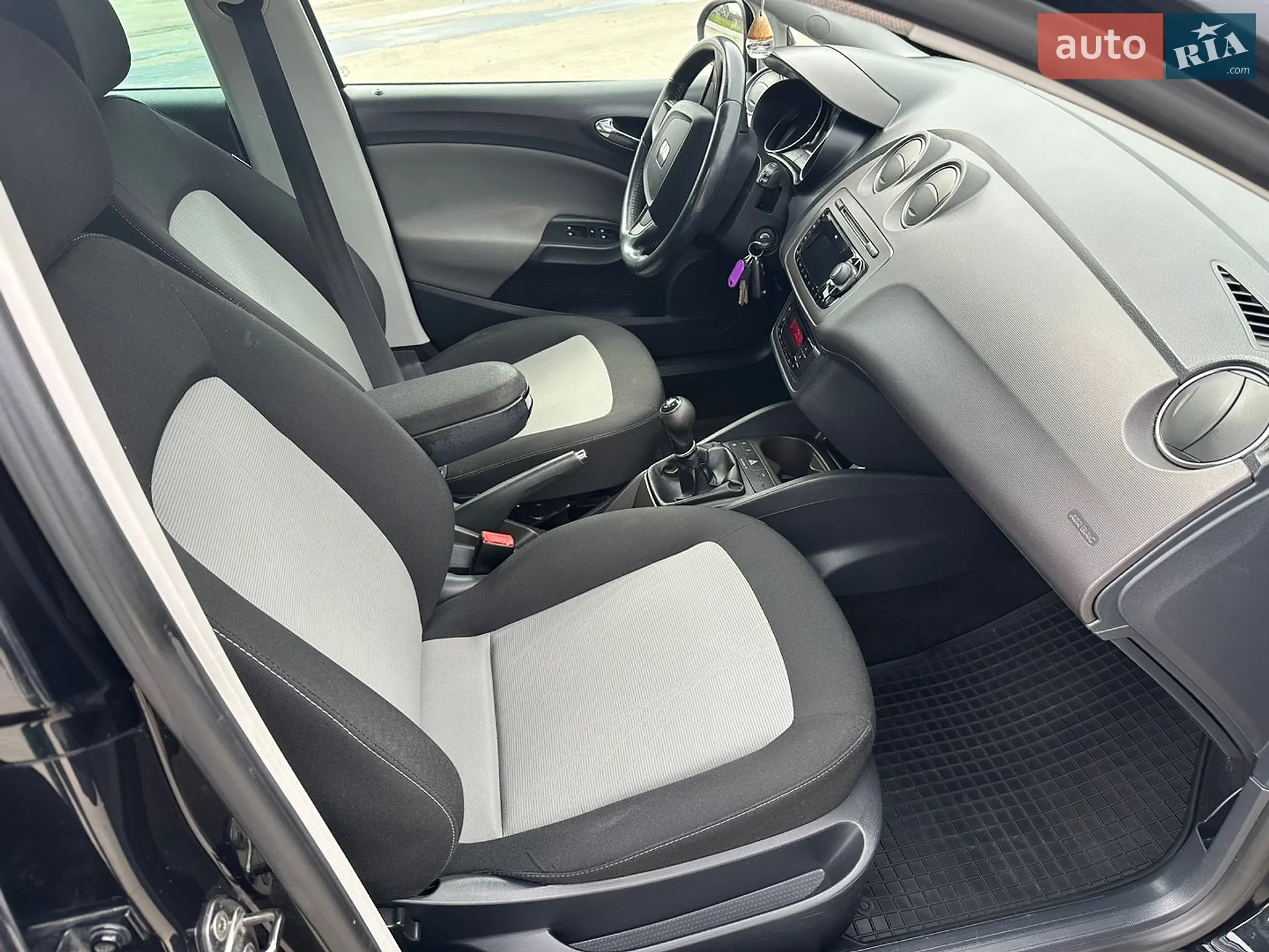 2012 SEAT Ibiza - мініатюра 14